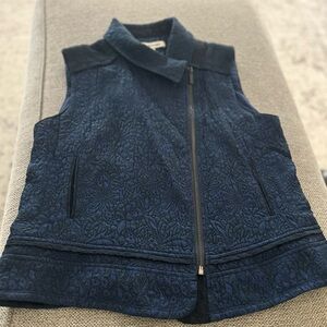 Beautiful Navy/Black vest